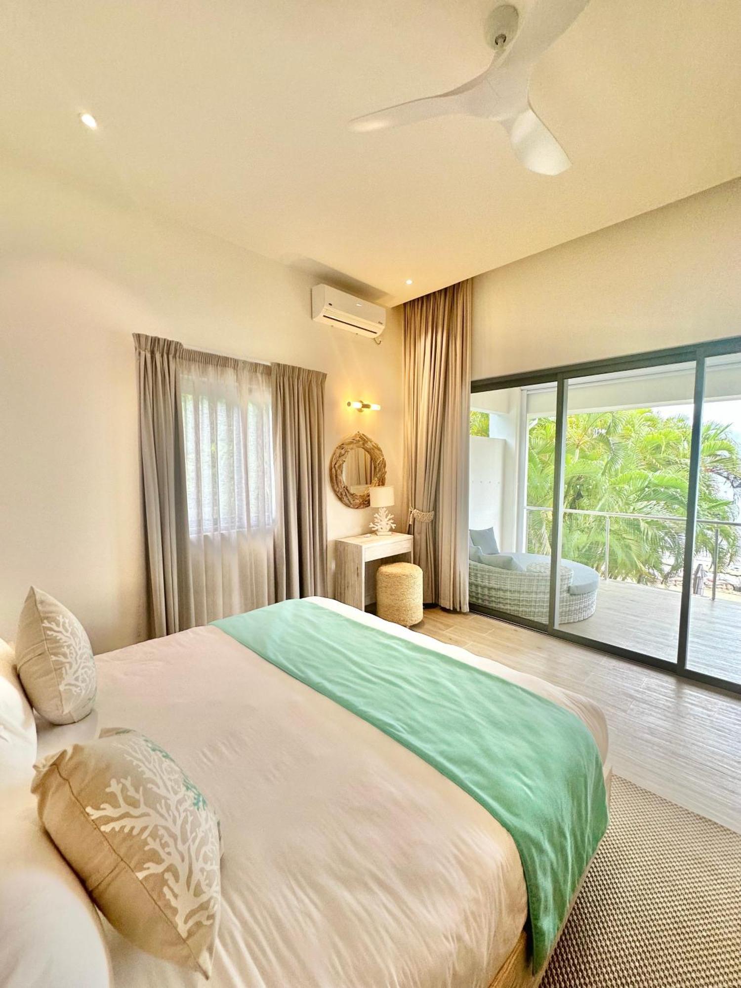 Pineapple Beach Villas Baie Lazare  Exterior photo