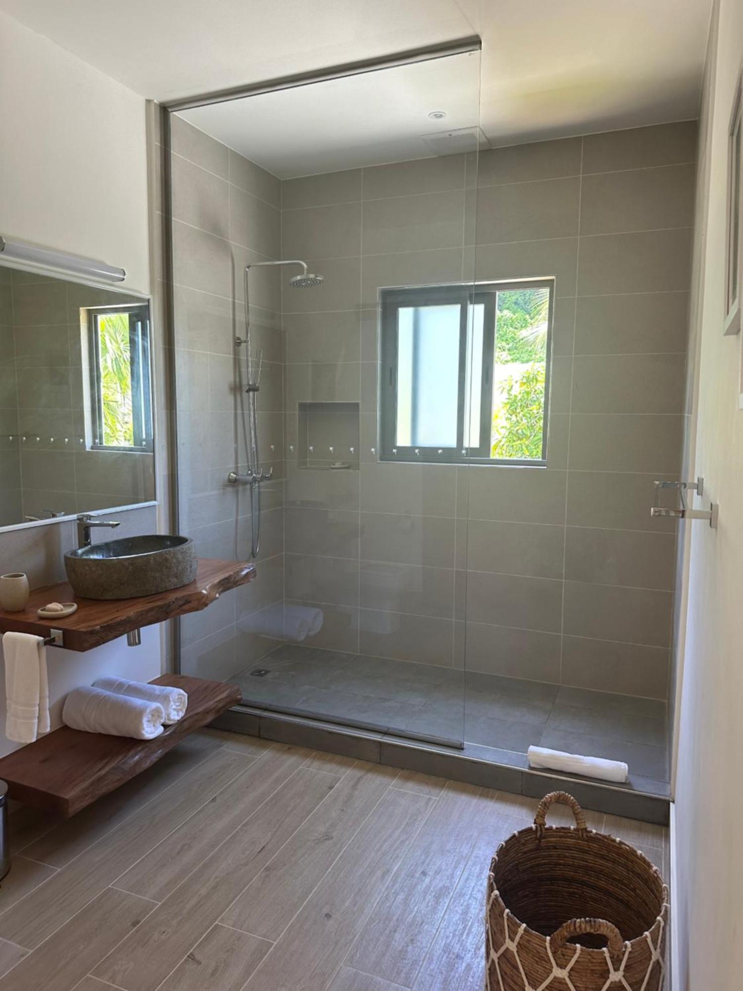 Pineapple Beach Villas Baie Lazare  Exterior photo